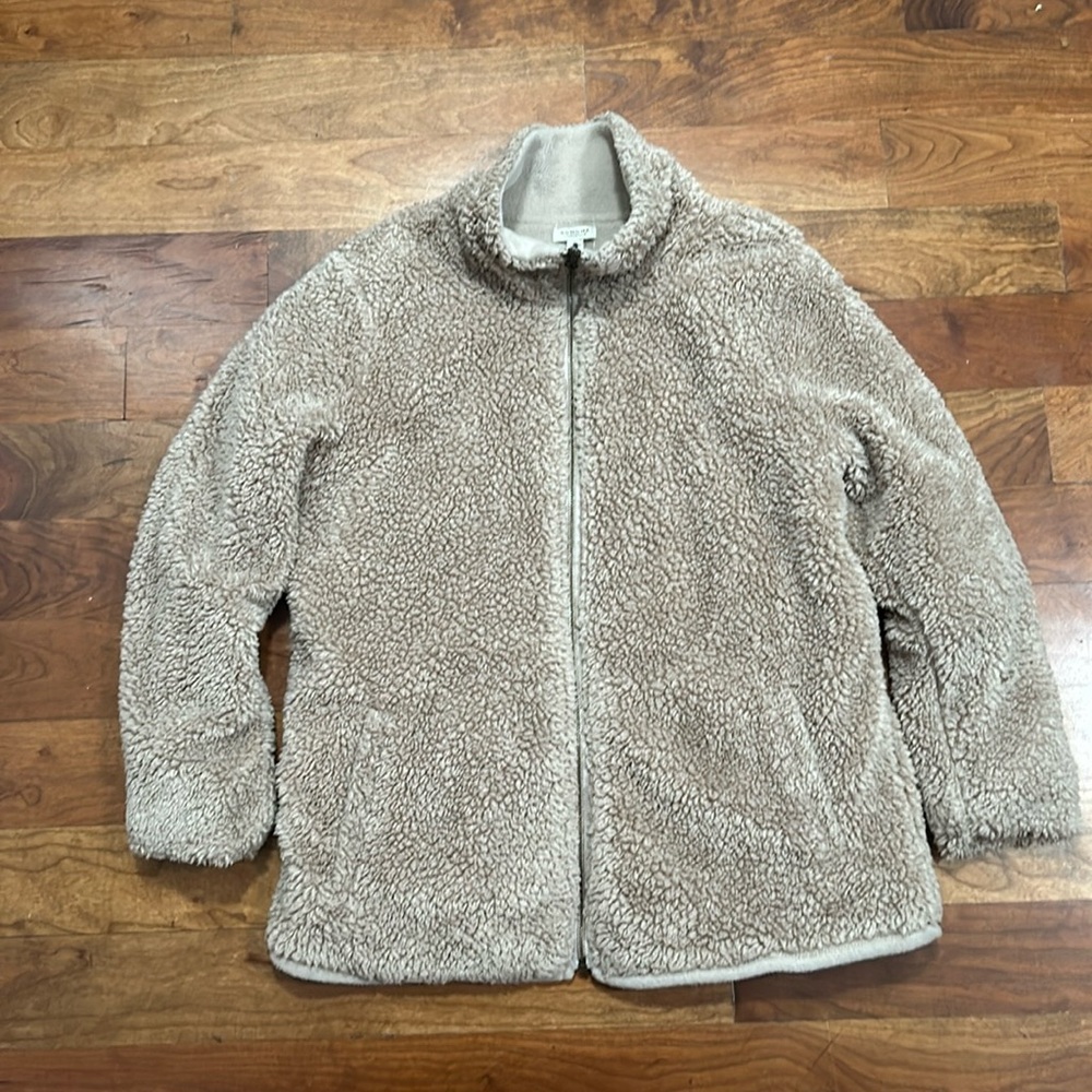 Sonoma women’s tan fuzzy jacket petite medium